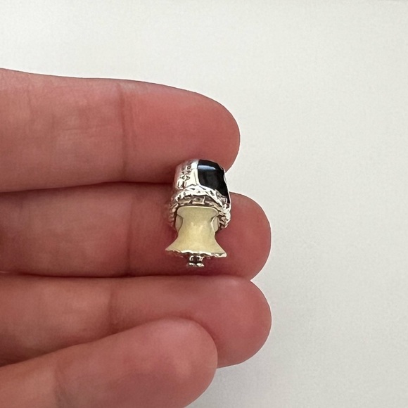 PANDORA Disney Villains Cruella De Vil Charm - Picture 2 of 6